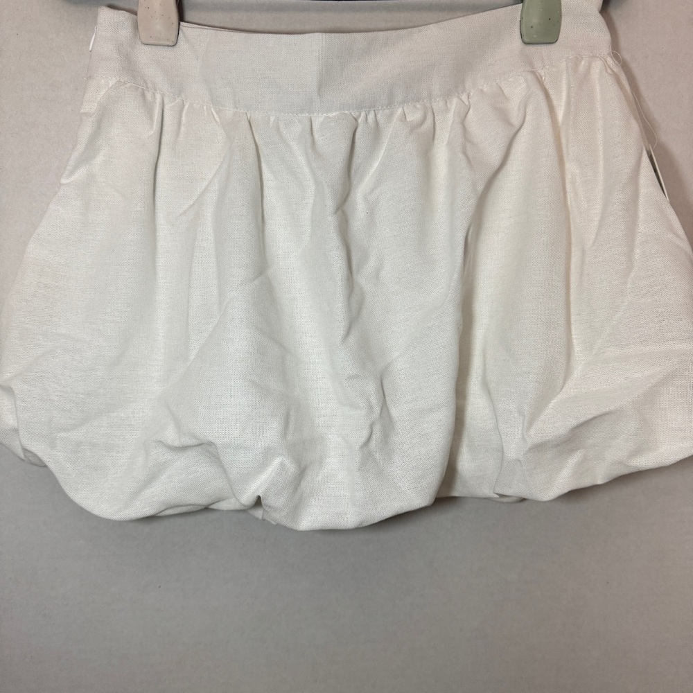 Elegant White Bubble Skirt
